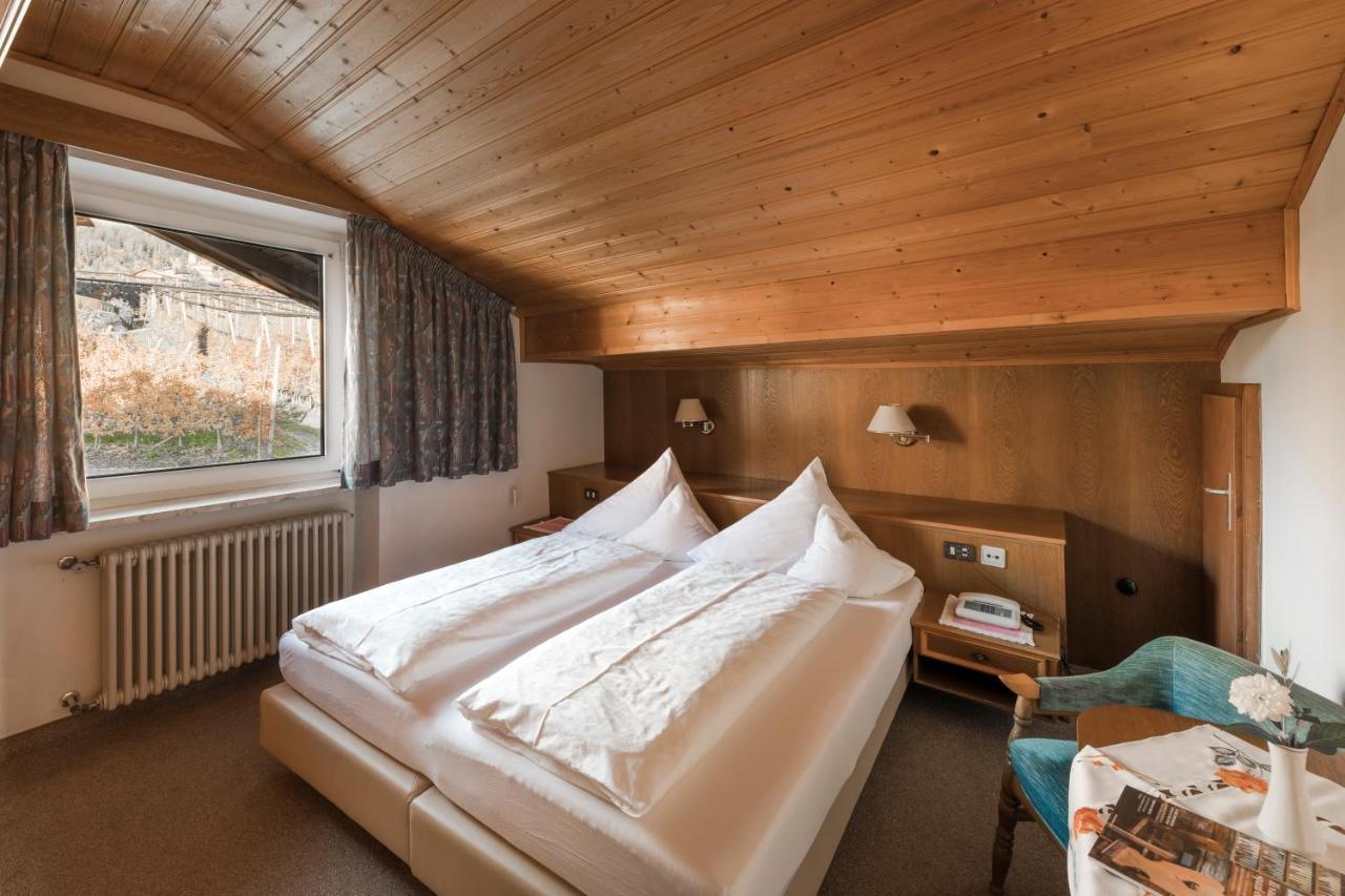 Pension Zum Burggraefler Schenna Bagian luar foto