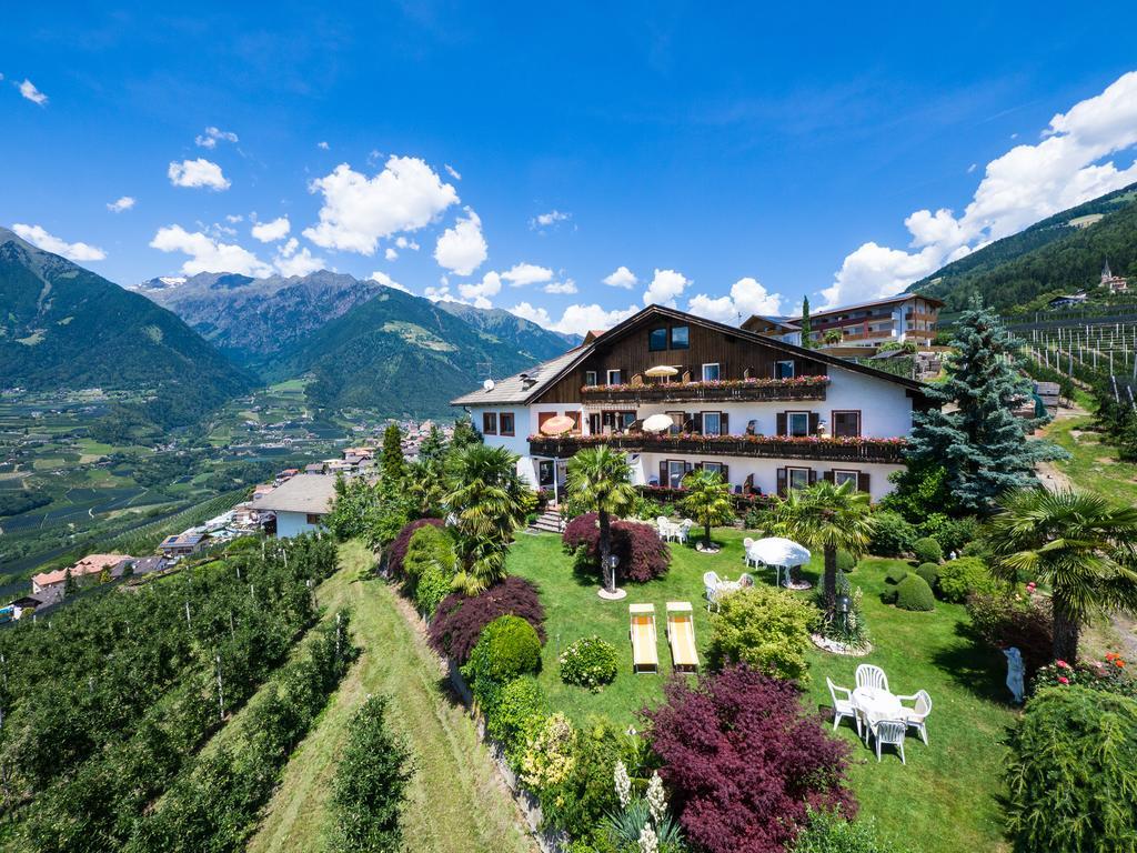 Pension Zum Burggraefler Schenna Bagian luar foto